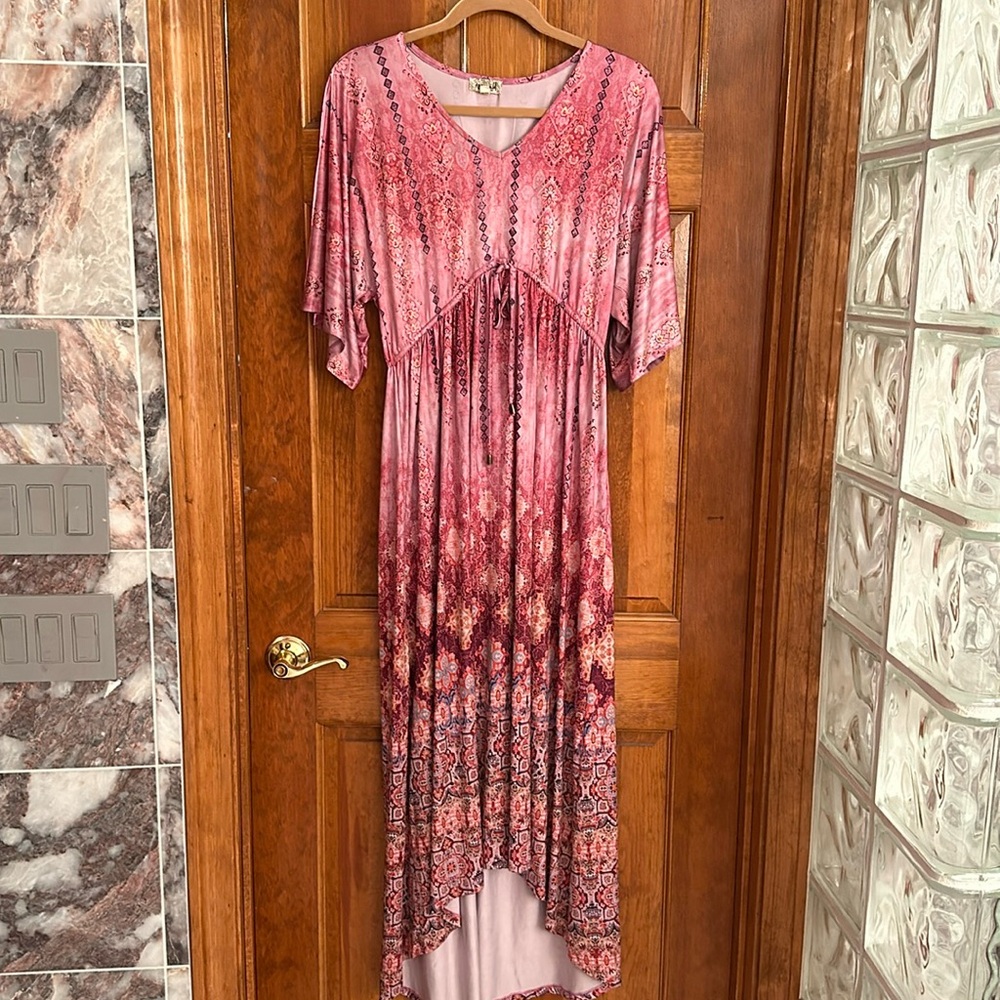 Beautiful dress with drawstring waist.💖
